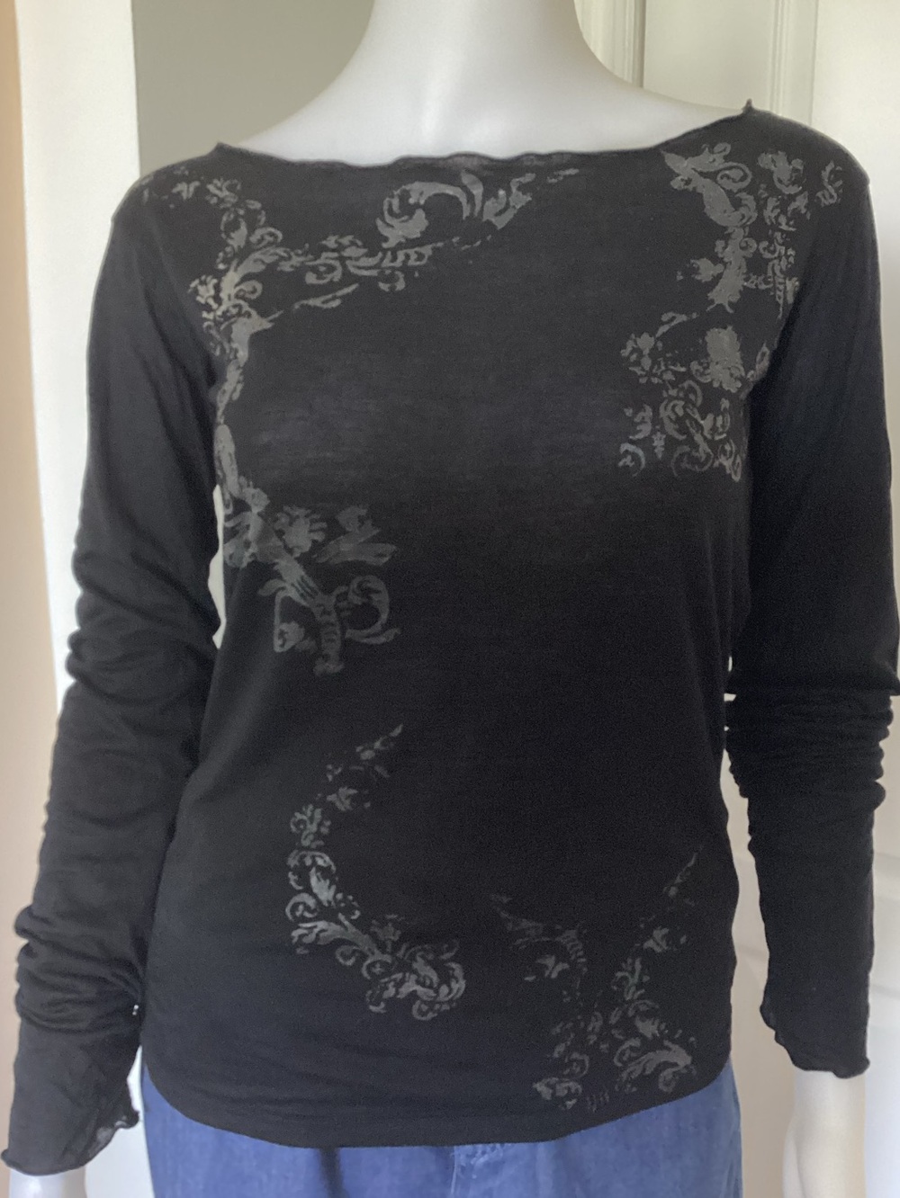 Women's Black Long-Sleeve Decorative Print Top